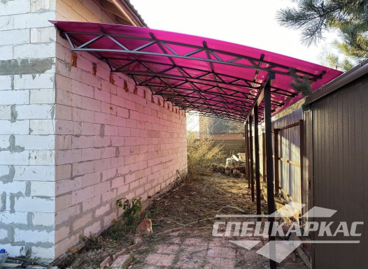 Навес из поликарбоната примыкающий к дому №79 1845
